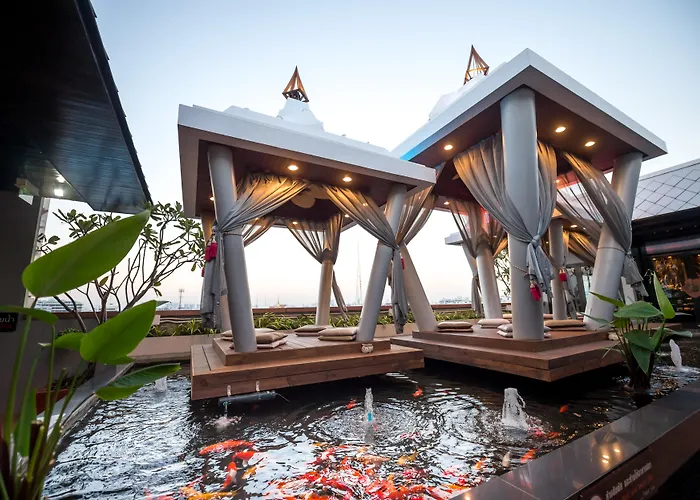 Nouvo City Hotel